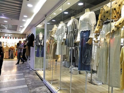 老牌服裝專業市場轉型自救 電商與設計雙輪驅動，能否破局突圍？